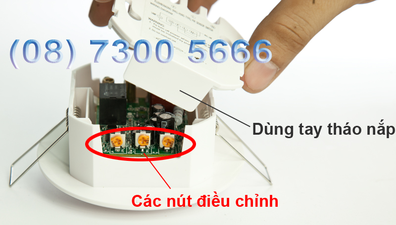 Tháo nắp che cảm ứng hồng ngoại âm trần KM-S27