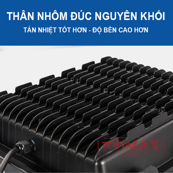 Thân làm bằng nhôm tản nhiệt tốt cho tuổi thọ của đèn bền hơn