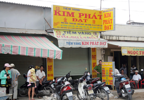 Cướp tiệm vàng giữa ban ngày tại Sài Gòn